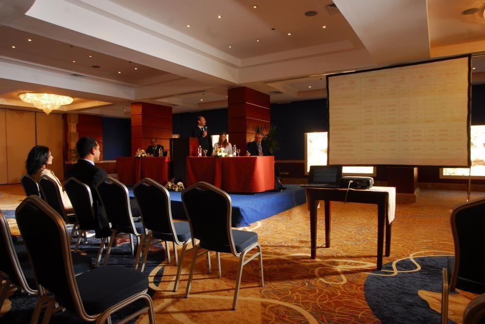 Naama Bay Hotel & Resort Sharm el Sheikh Esterno foto A meeting in progress