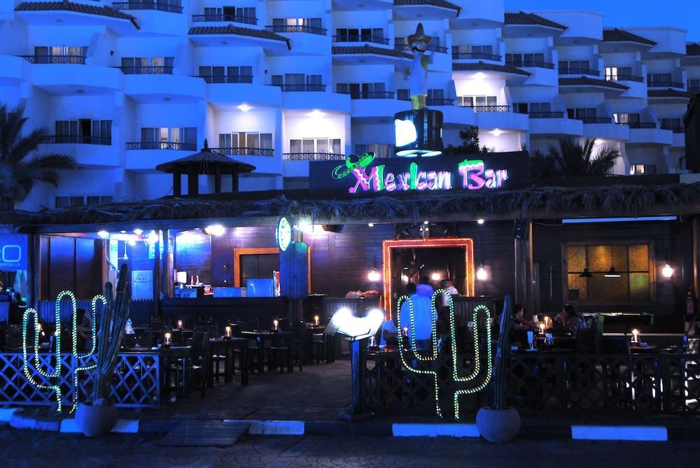 Naama Bay Hotel & Resort Sharm el Sheikh Esterno foto Mexican bar in Benidorm