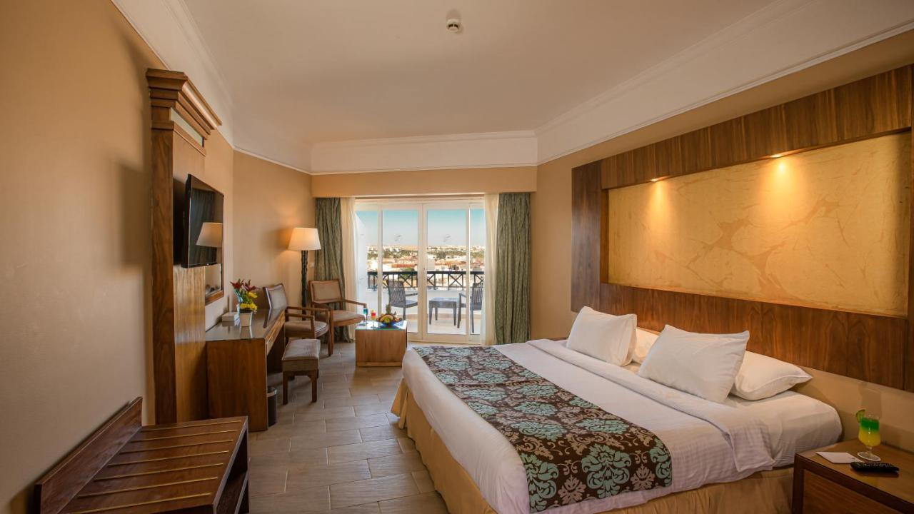 Naama Bay Hotel & Resort Sharm el Sheikh Esterno foto A room at the hotel