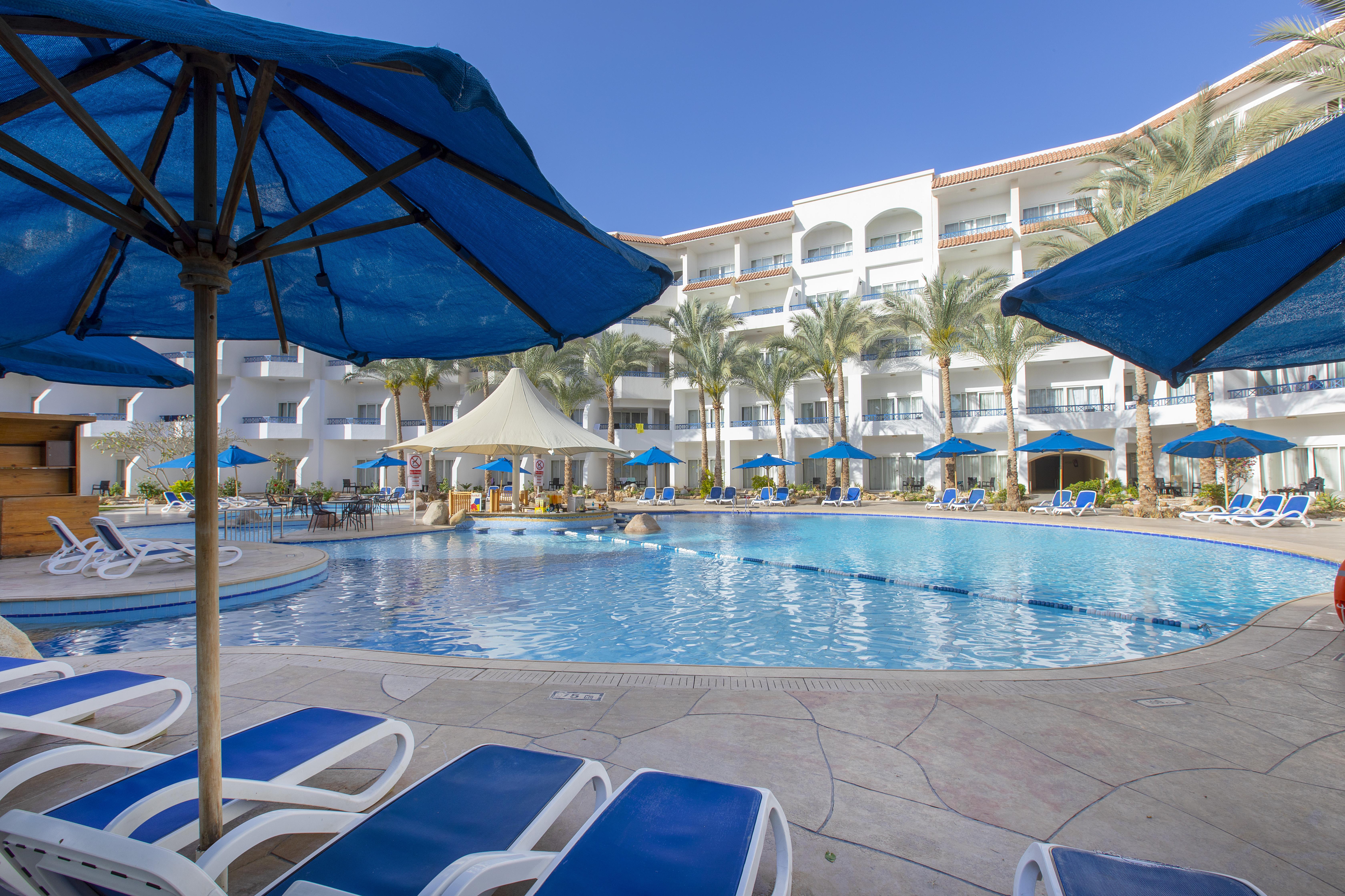 Naama Bay Hotel & Resort Sharm el Sheikh Esterno foto The pool at the Hilton Sharm El Sheikh